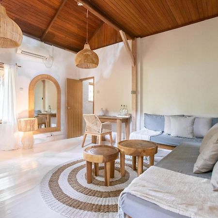 Aloita Resort Mentawai Tua Pejat Exterior photo